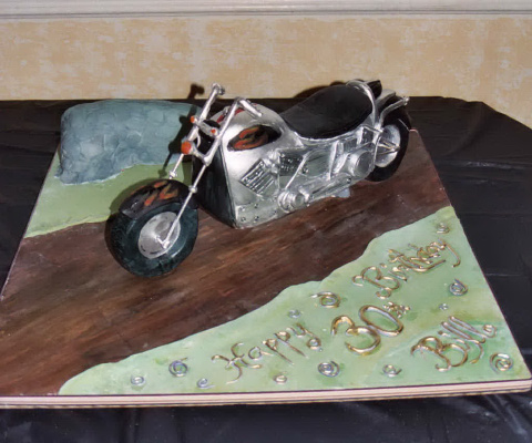 Happy Birthday Cake Pictures on Motorcycle Cake For A Special Guy Celebrating His 30th Birthday