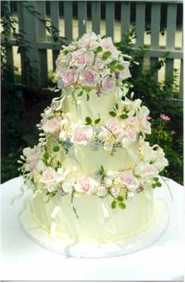 Roses wedding cake